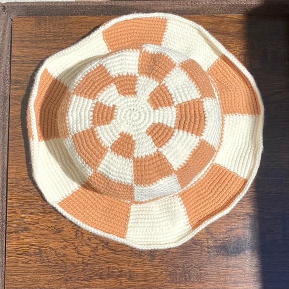 Checkered Bucket Hat - Picture 2 of 2